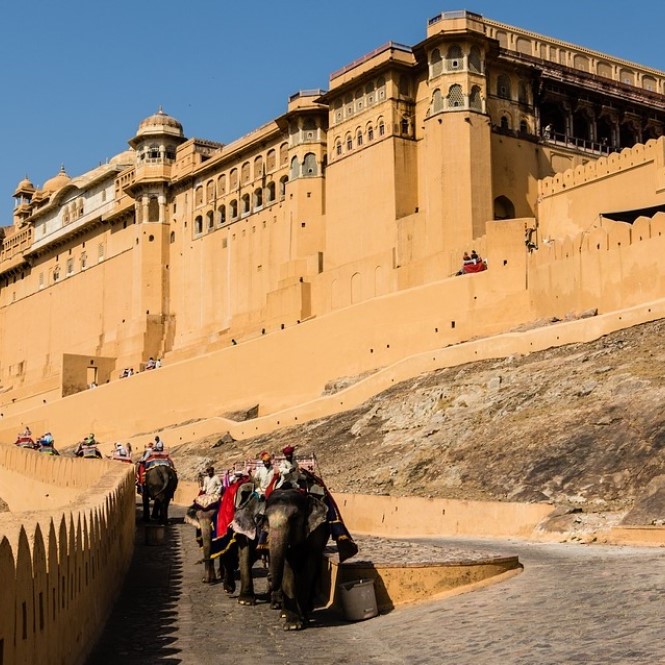 Rajasthan Holidays Weekend Tour Packages - Rajasthan India Tour Hire Car and Driver