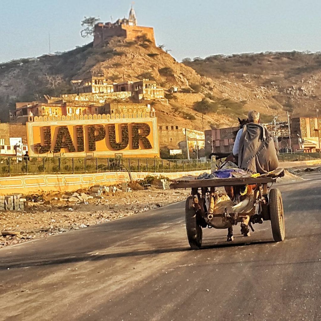 Delhi Same Day Short Tour Packages Hire Car and Driver | Around Delhi Same Day Tour | Delhi Car Hire Taxi Rental